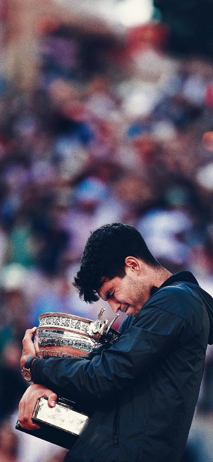 关于西班牙队在欧预赛中迎来绝地反击，掌声雷动的信息