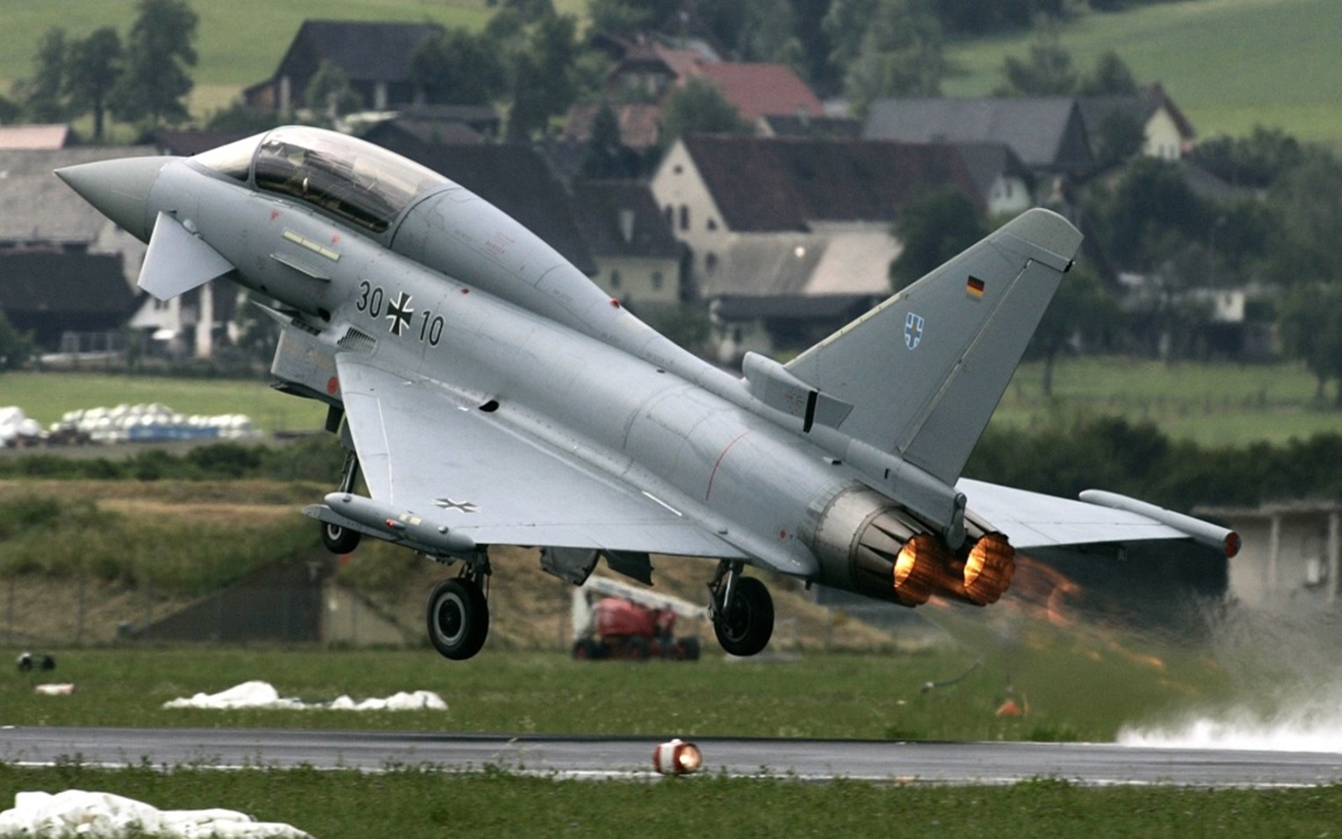 冰火两重天!小贾伦关键节点连砍9分定乾坤,深圳队战略性收割疲惫湖人